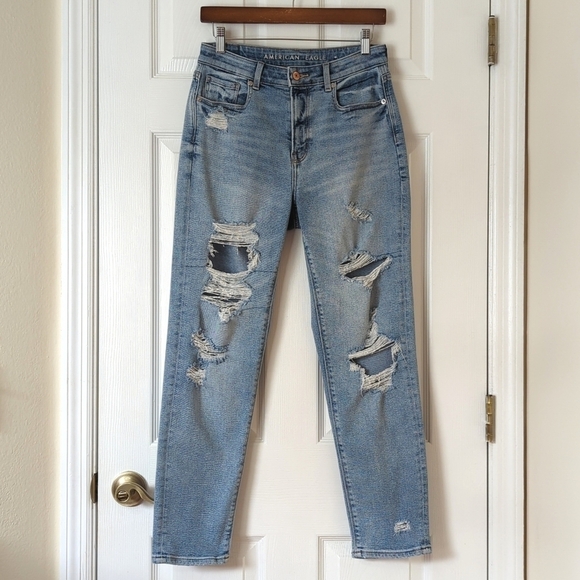 American Eagle Retro High Waisted Medium Wash Distressed Denim Mom Jeans Blue 4 - Picture 1 of 16